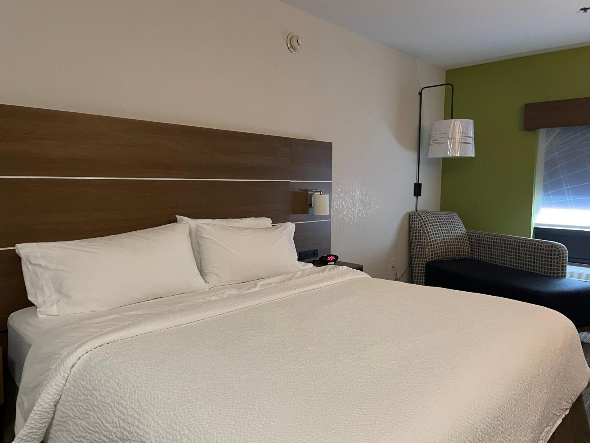 Holiday Inn Express Hotel & Suites Franklin By Ihg Exterior photo